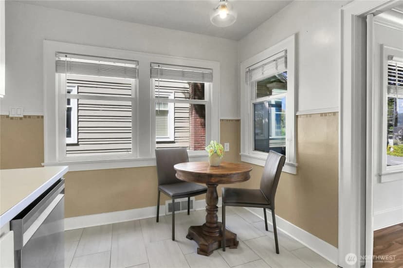 Property photo for 1915 Dexter Avenue N, Seattle photo 11