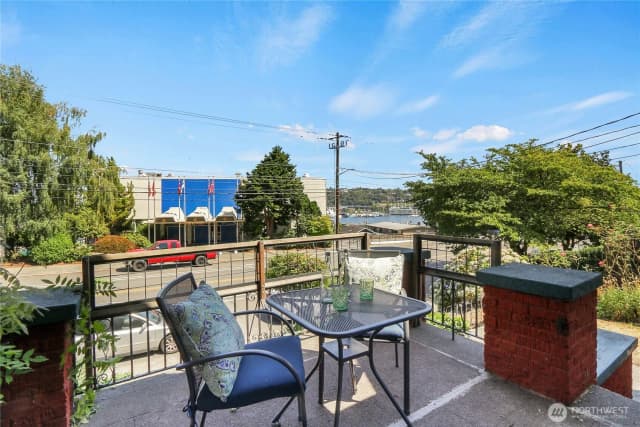 Property photo for 1915 Dexter Avenue N, Seattle photo 3