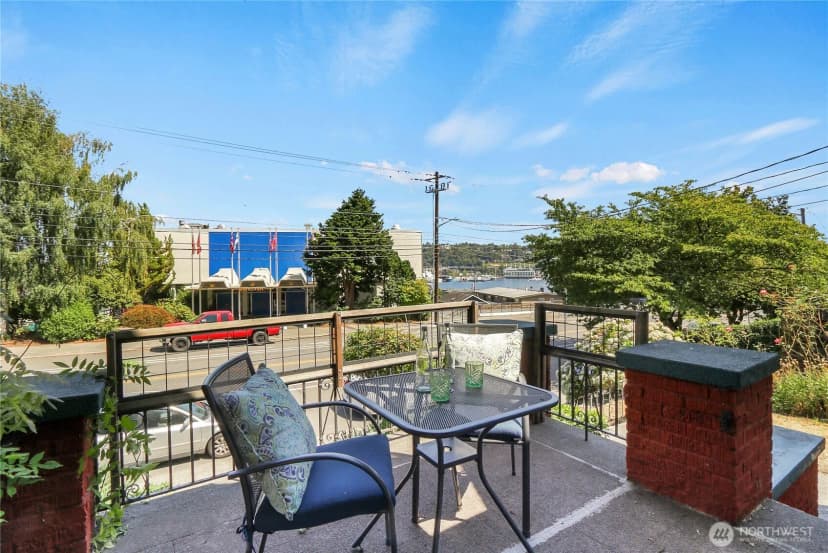 Property photo for 1915 Dexter Avenue N, Seattle photo 3