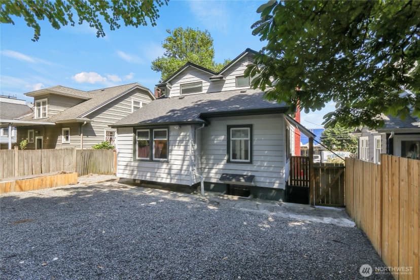 Property photo for 1915 Dexter Avenue N, Seattle photo 31