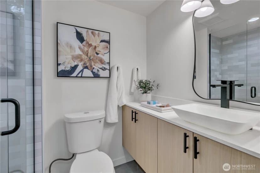 Property photo for 4404 S Othello Street #b, Seattle photo 7