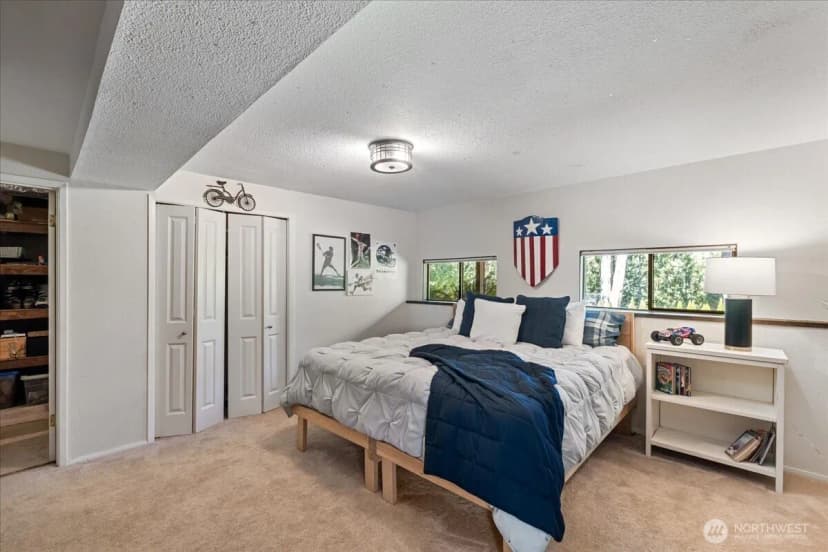 Property photo for 25007 Se Mirrormont Way, Issaquah photo 23
