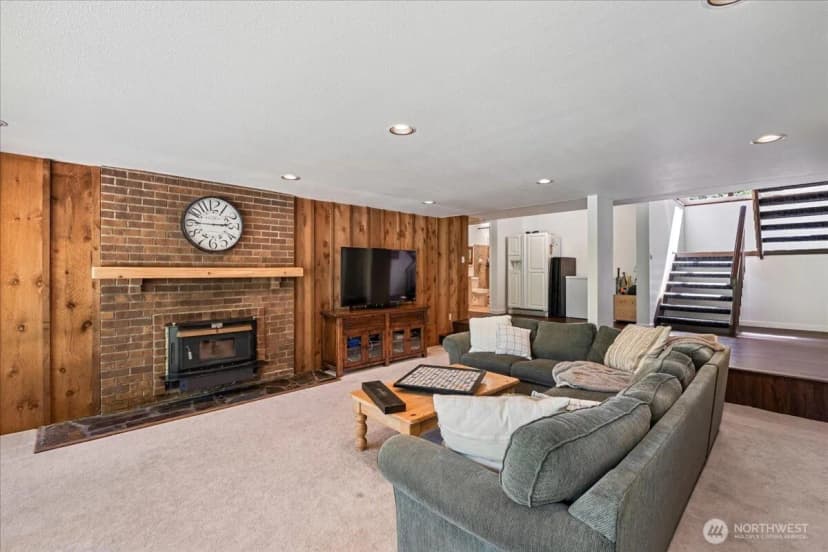 Property photo for 25007 Se Mirrormont Way, Issaquah photo 22