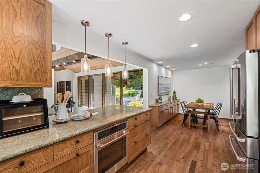 Property photo for 25007 Se Mirrormont Way, Issaquah photo 13