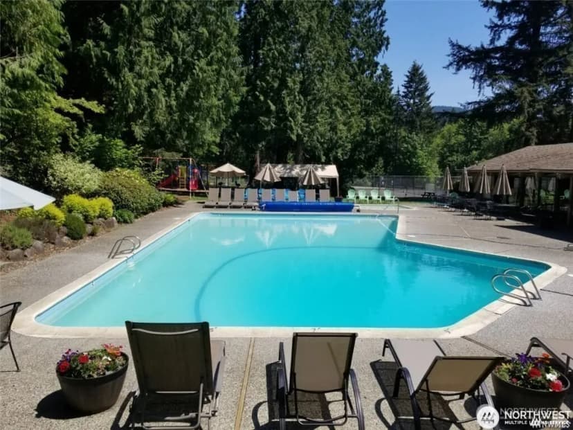 Property photo for 25007 Se Mirrormont Way, Issaquah photo 40
