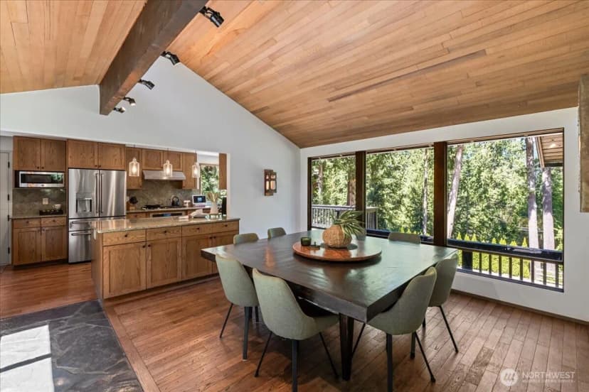 Property photo for 25007 Se Mirrormont Way, Issaquah photo 10