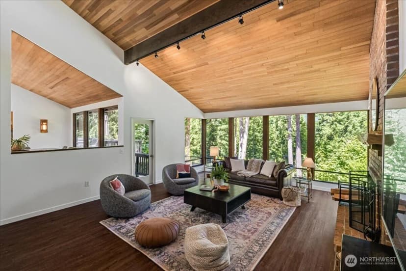 Property photo for 25007 Se Mirrormont Way, Issaquah photo 6