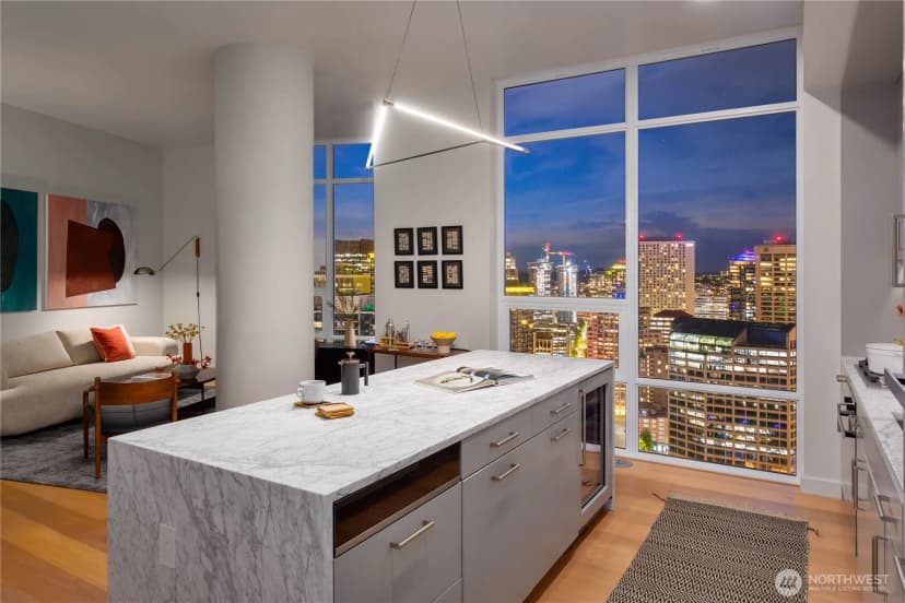 Property photo for 121 Stewart Street #3402, Seattle photo 7