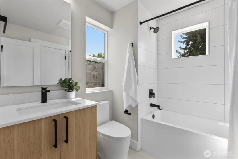 Property photo for 1415 Martin Luther King Jr Way, Seattle photo 16