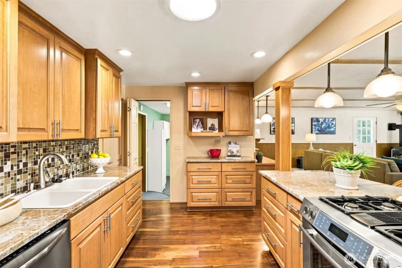 Property photo for 11834 18th Avenue Sw, Burien photo 9