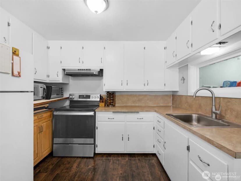 Property photo for 15711 Birch Street, Long Beach photo 15