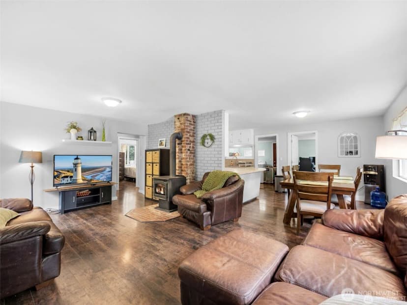 Property photo for 15711 Birch Street, Long Beach photo 8