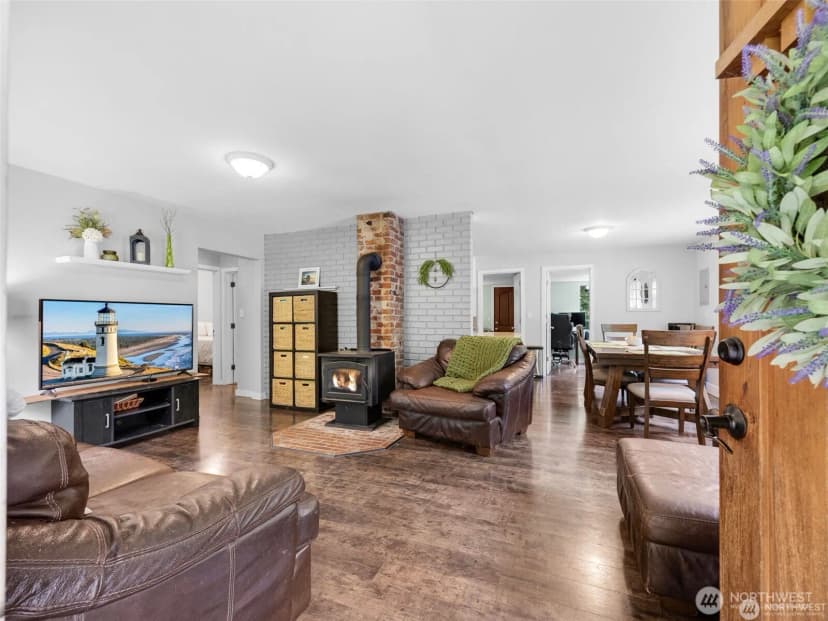 Property photo for 15711 Birch Street, Long Beach photo 7