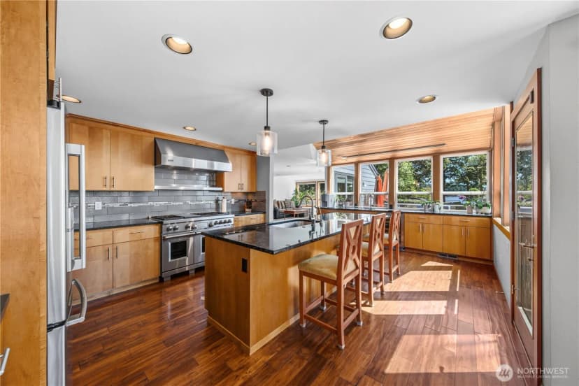 Property photo for 21424 Snag Island Drive E, Lake Tapps photo 12