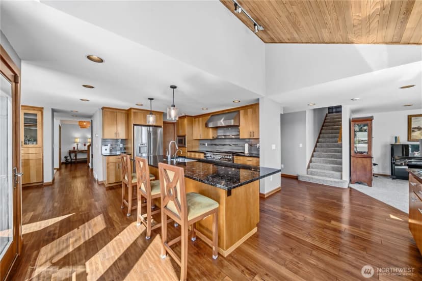 Property photo for 21424 Snag Island Drive E, Lake Tapps photo 11