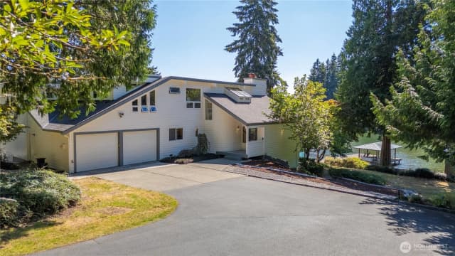 Property photo for 21424 Snag Island Drive E, Lake Tapps photo 2