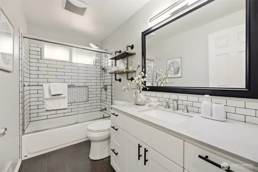 Property photo for 15814 Larch Way, Lynnwood photo 14