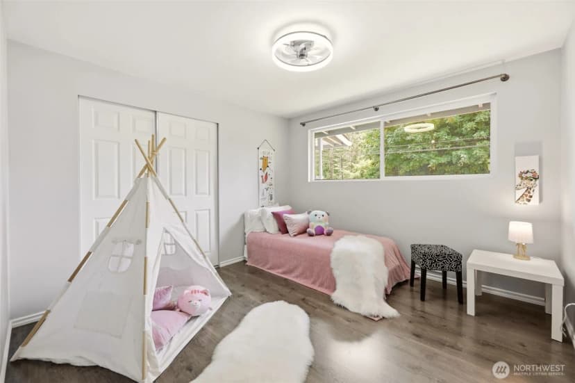Property photo for 15814 Larch Way, Lynnwood photo 12