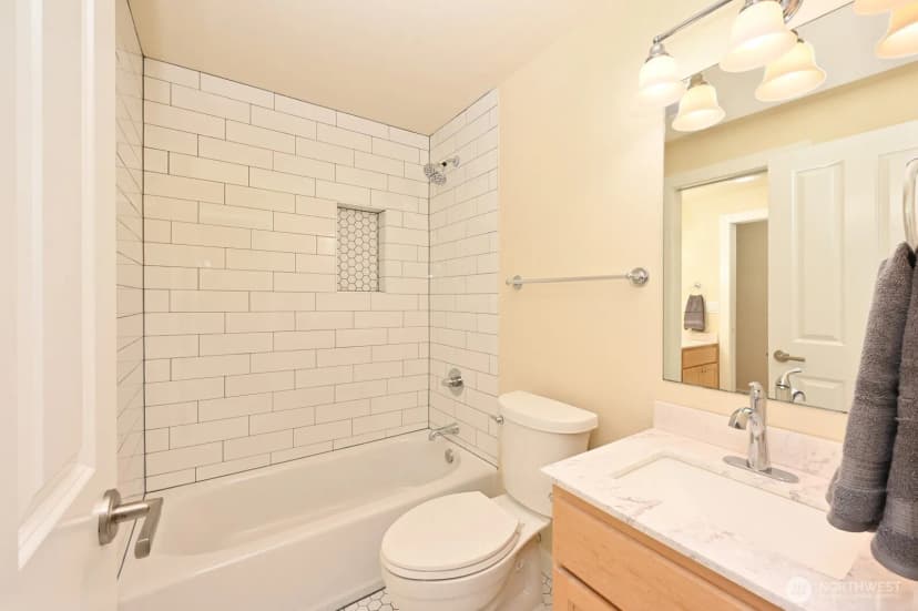 Property photo for 301 W Raye Street #106, Seattle photo 20