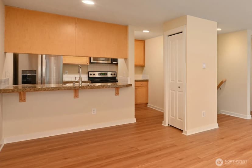 Property photo for 301 W Raye Street #106, Seattle photo 9