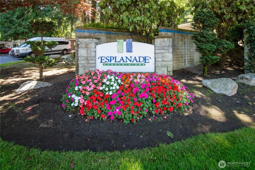 Property photo for 12020 100th Avenue Ne #m103, Kirkland photo 32