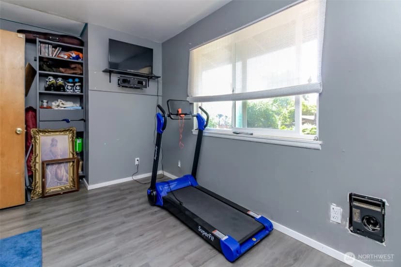 Property photo for 2633 Lake Youngs Court Se, Renton photo 9