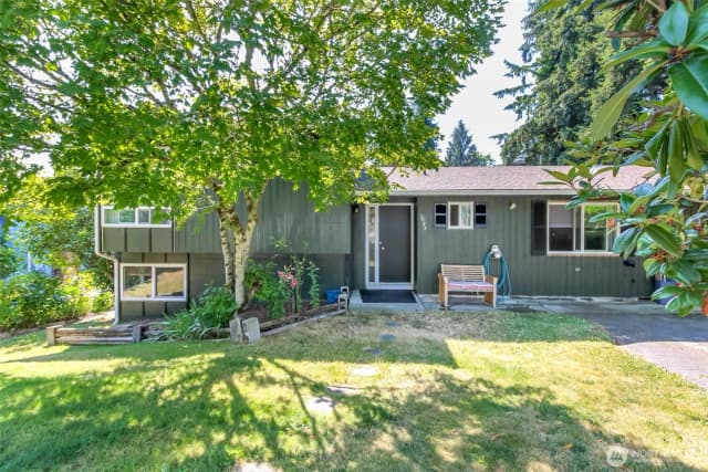 Property photo for 2633 Lake Youngs Court Se, Renton