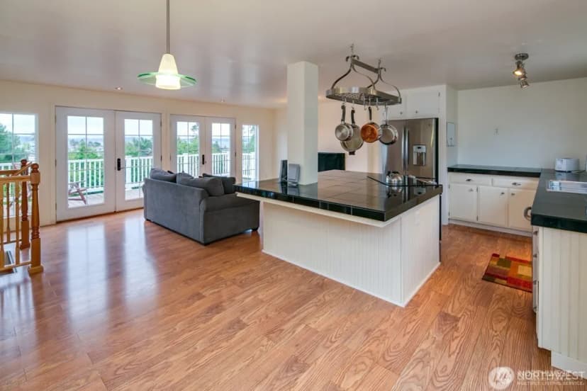 Property photo for 8061 Chinook Way, Birch Bay photo 9