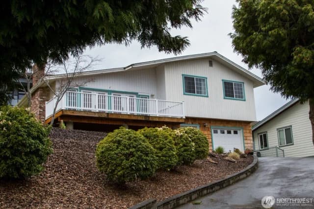 Property photo for 8061 Chinook Way, Birch Bay