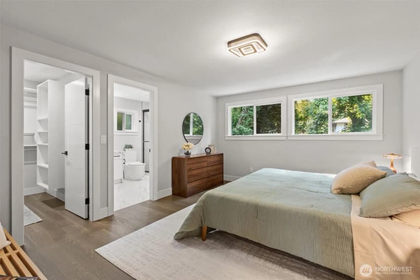 Property photo for 10345 36th Avenue Ne, Seattle photo 18