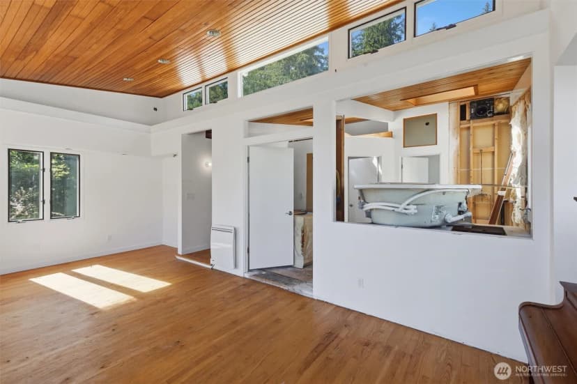 Property photo for 2618 W Lake Sammamish Parkway Ne, Redmond photo 11