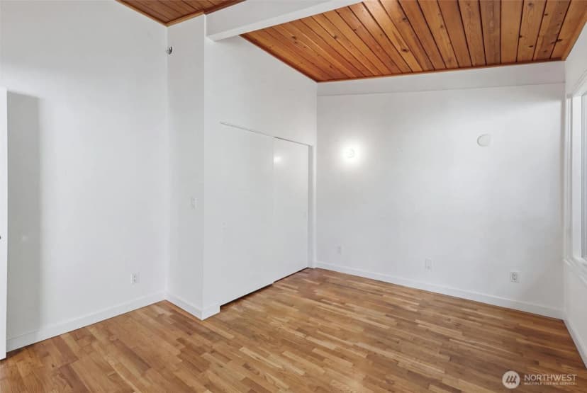 Property photo for 2618 W Lake Sammamish Parkway Ne, Redmond photo 20
