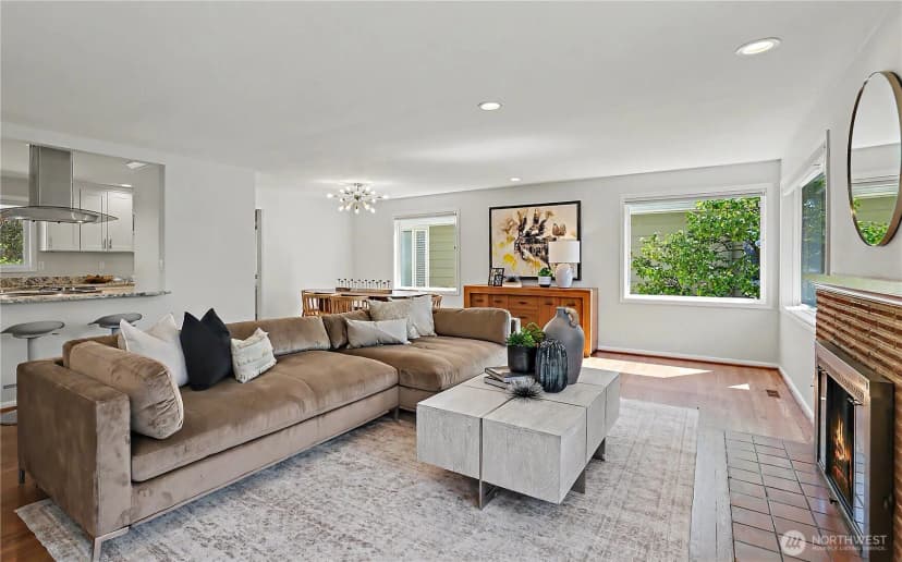 Property photo for 7333 46th Avenue Ne, Seattle photo 2