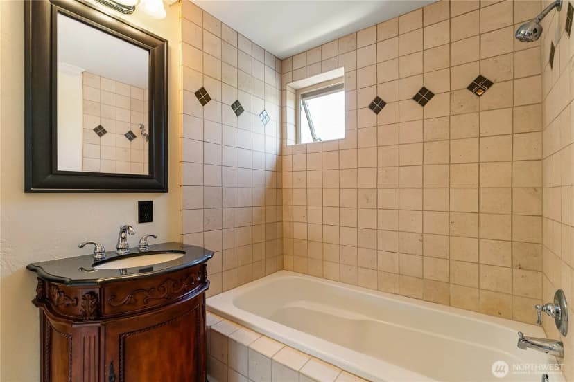 Property photo for 1301 W Holly Street #302, Bellingham photo 33