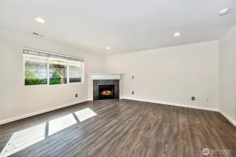 Property photo for 20231 4th Place W, Lynnwood photo 7