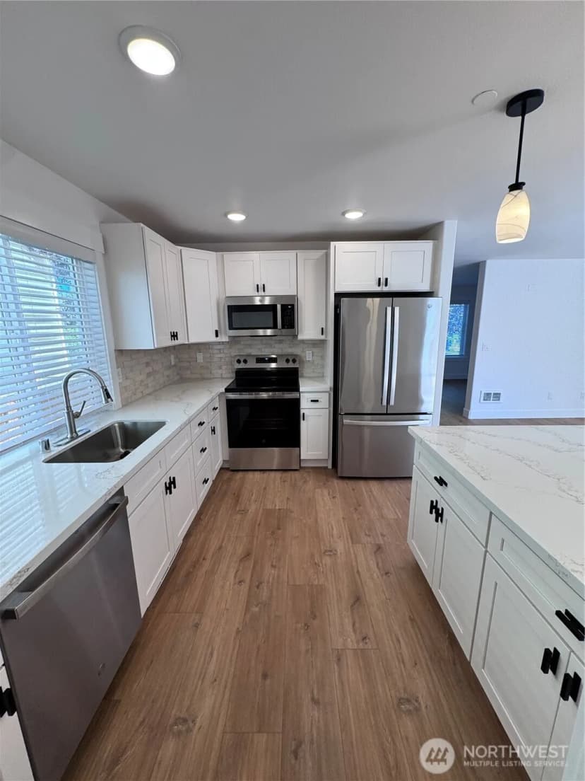 Property photo for 1869 Johnson Avenue, Dupont photo 9