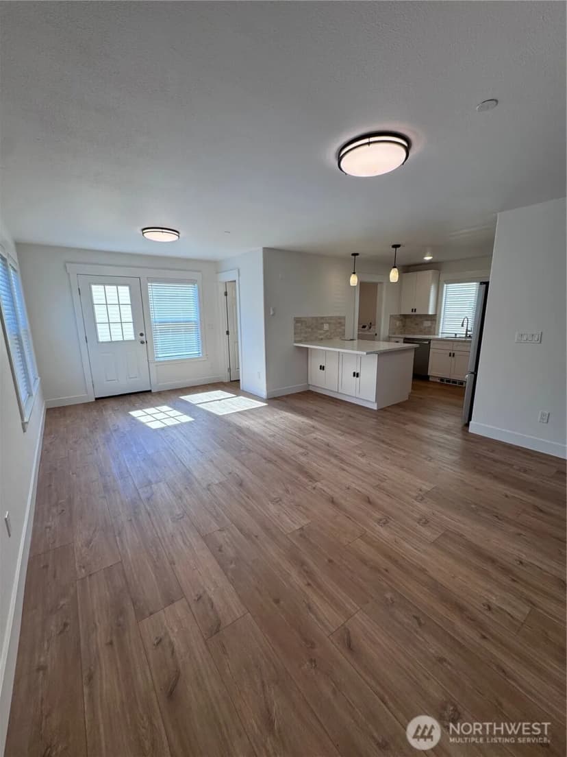 Property photo for 1869 Johnson Avenue, Dupont photo 4