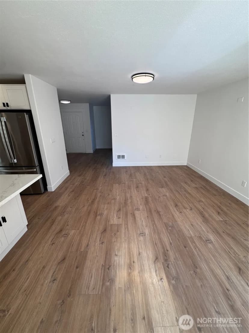 Property photo for 1869 Johnson Avenue, Dupont photo 5