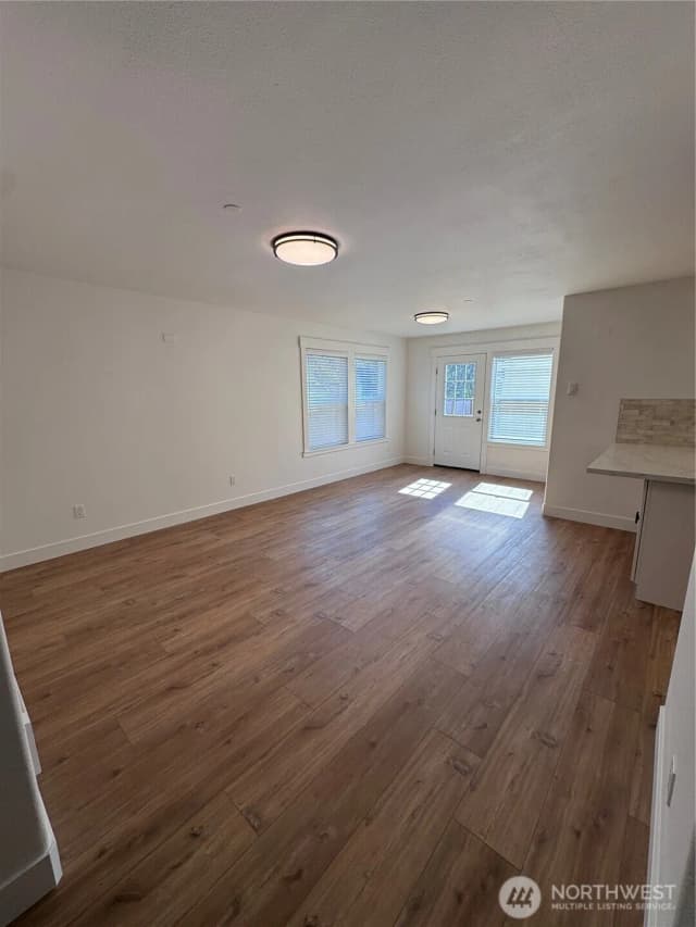 Property photo for 1869 Johnson Avenue, Dupont photo 3