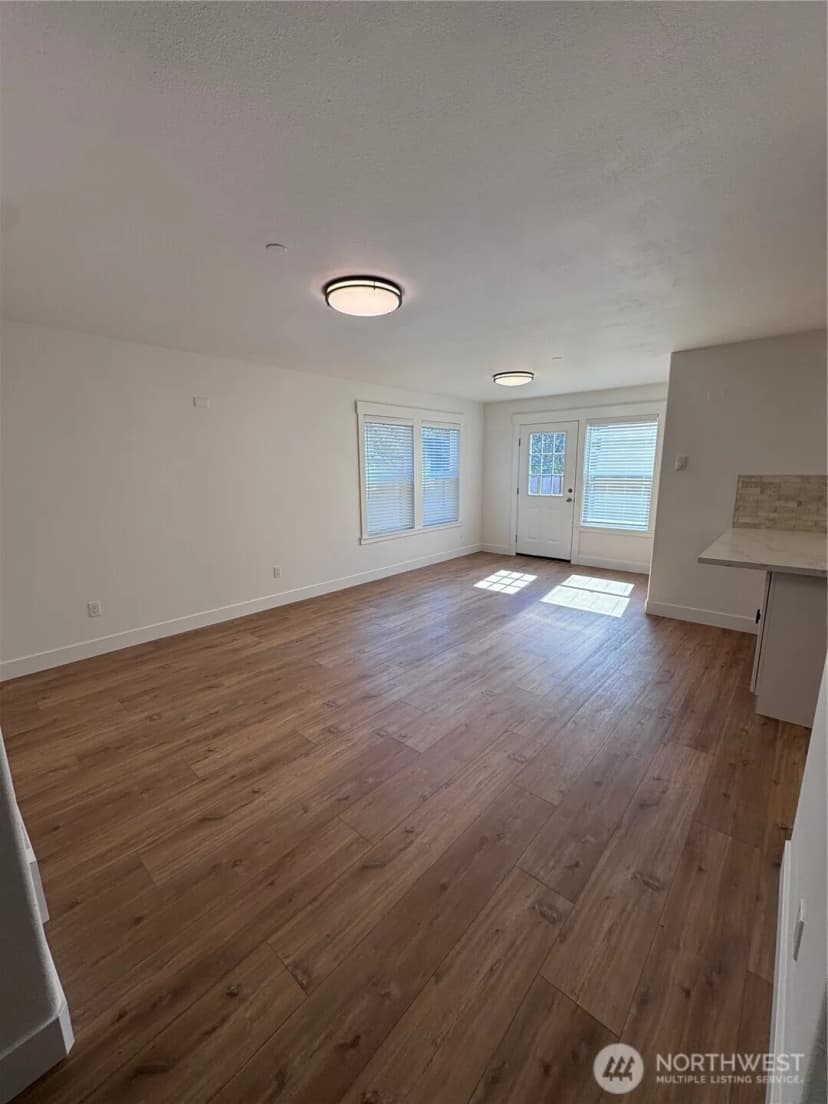 Property photo for 1869 Johnson Avenue, Dupont photo 3