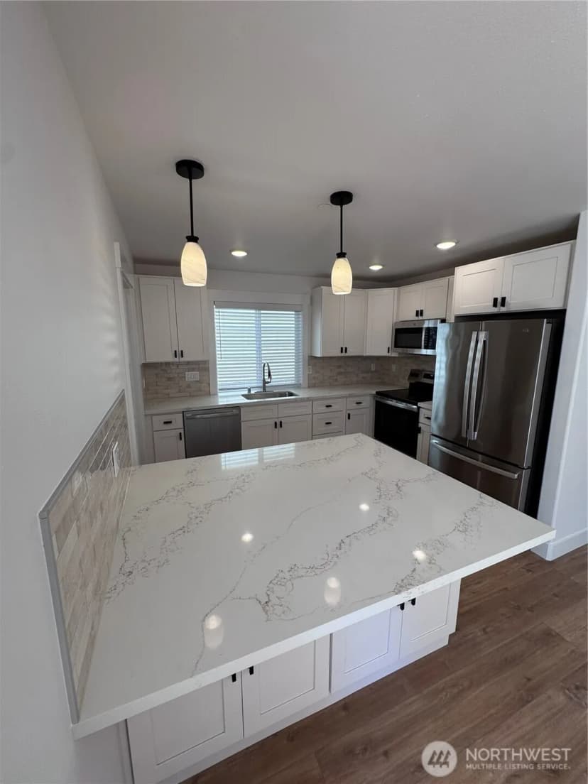 Property photo for 1869 Johnson Avenue, Dupont photo 7