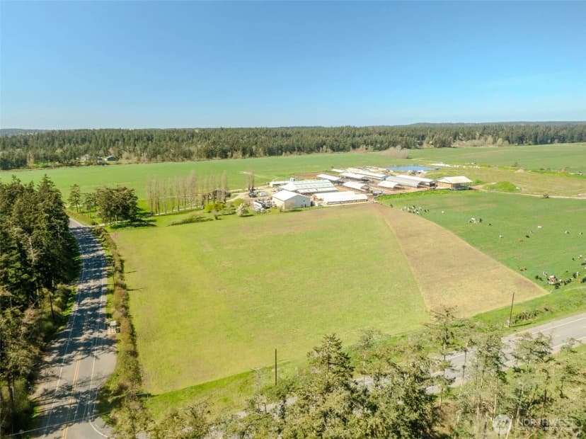 Property photo for 1240 Arnold Road, Oak Harbor photo 37