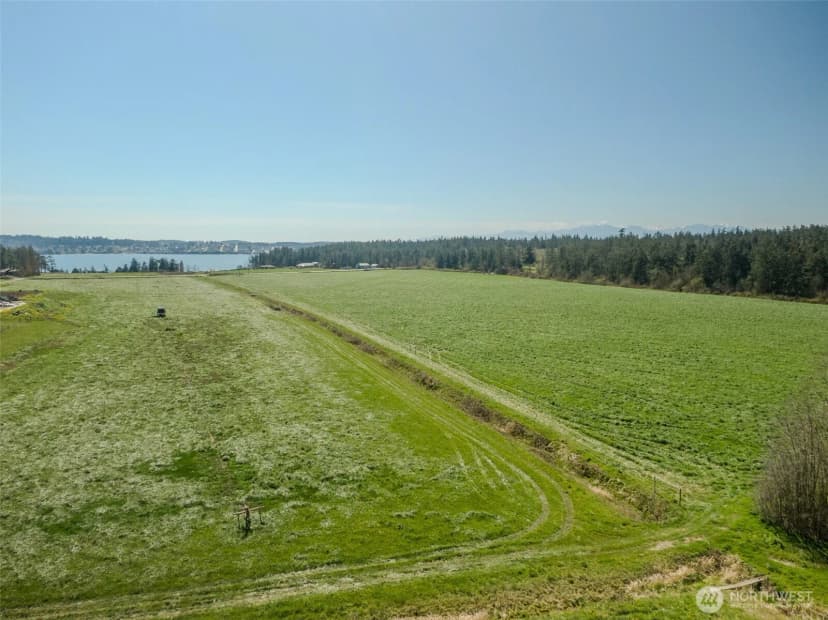 Property photo for 1240 Arnold Road, Oak Harbor photo 33