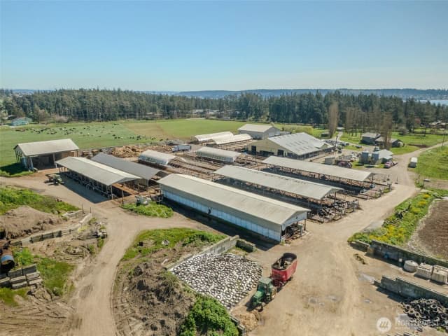 Property photo for 1240 Arnold Road, Oak Harbor photo 4
