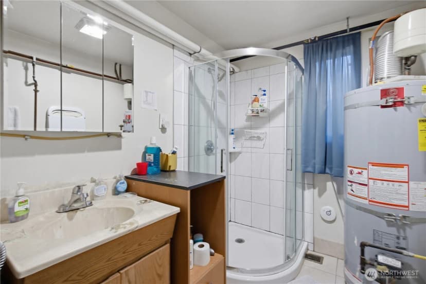Property photo for 16068 Greenwood Avenue N, Shoreline photo 21