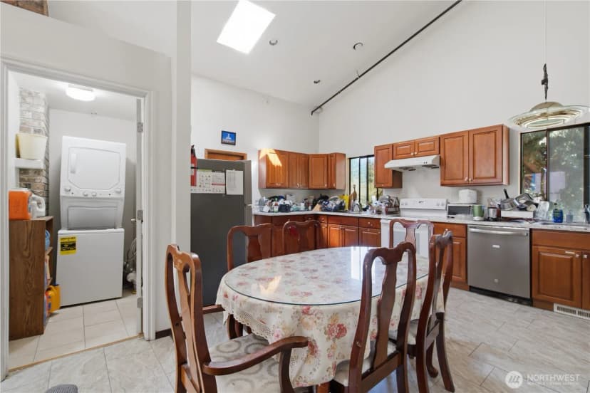 Property photo for 16068 Greenwood Avenue N, Shoreline photo 26