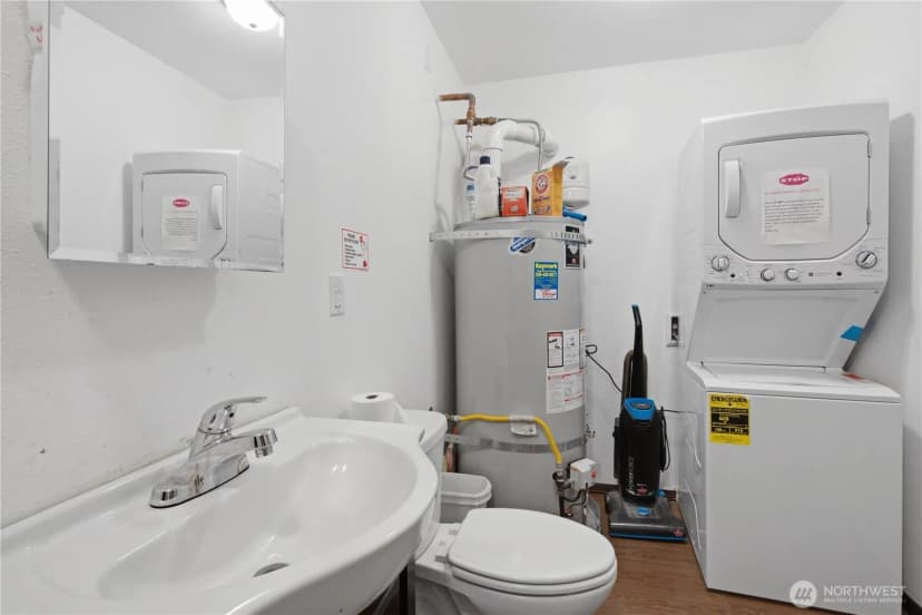 Property photo for 16068 Greenwood Avenue N, Shoreline photo 8