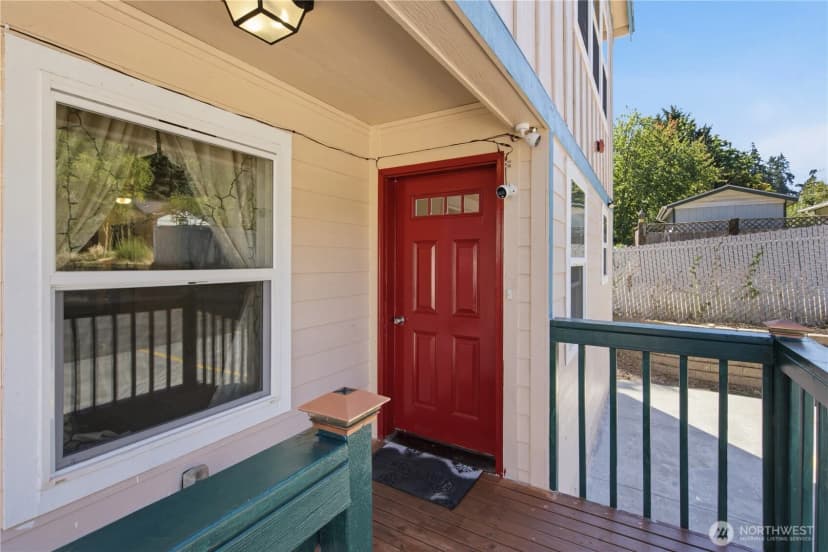 Property photo for 16068 Greenwood Avenue N, Shoreline photo 17