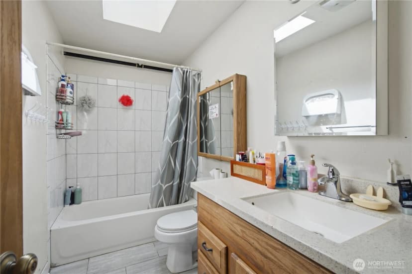 Property photo for 16068 Greenwood Avenue N, Shoreline photo 32