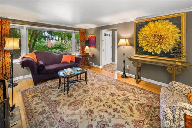 Property photo for 2706 56th Avenue Sw, Seattle photo 4